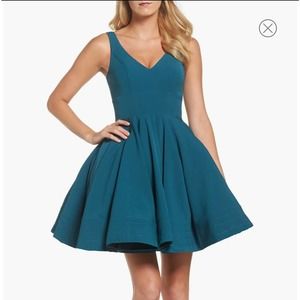COPY - NWT Mac Duggal Fit & Flare Cocktail Dress
Teal size 12